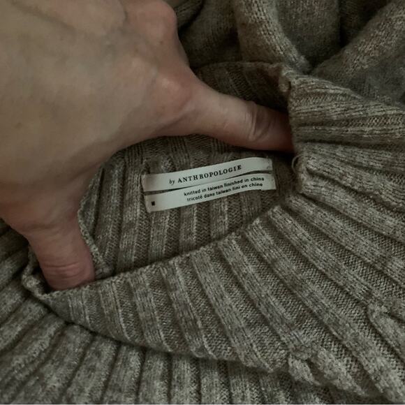 Anthropologie Light Brown Mock Neck Sweater Women’s M Soft Classic Neutral - Picture 5 of 5